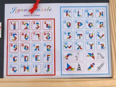 Tabelë magnetike edukative me shkronja dhe numra, kornizë druri, me marker, shumëngjyrëshe