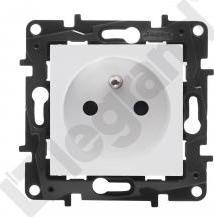 Prizë Legrand Niloe Step, teke 2P+E, 16A 230V, e bardhë