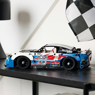 Set LEGO® Technic 42153 NASCAR® Next Gen Chevrolet Camaro ZL1, 672 pjesë