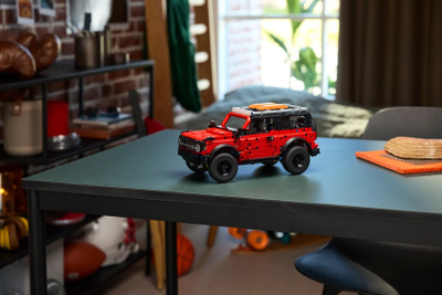 Lodër ndërtimi Ford Bronco, SUV off road, shumëngjyrëshe