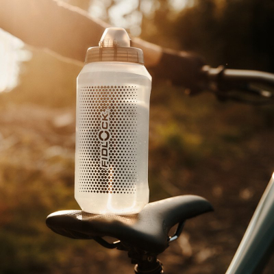 Shishe uji për biçikletë Fidlock Twist Bottle 750 Compact, 750 ml, me bazë magnetike, e zezë