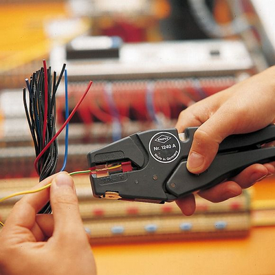 Vegël zhveshëse kabllosh Knipex 12 40 200, vetërregulluese, 0.03-10 mm², e zezë