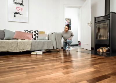 Mop elektrik Karcher EWM 2, pa kabllo, për dysheme të forta, i verdhë