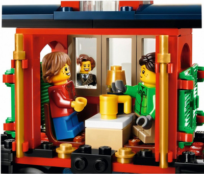 Set lodër LEGO Creator Expert Winter Holiday Train 10254, 734 pjesë, 12+, shumëngjyrësh