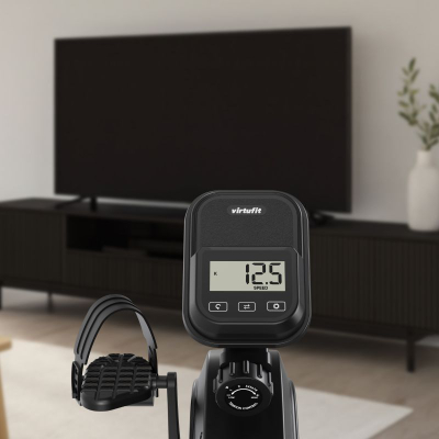 Biçikletë recumbent VirtuFit RB 1.0, me ekran, me rezistencë që e rregullon vetë, ngjyrë e zezë