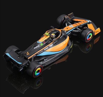 Model makine BBurago McLaren MCL36 1:43, Formula 1 2022, portokalli blu