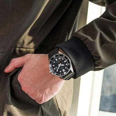 Orë dore për meshkuj Casio Quartz Collection Duro MDV-107-1A1VEF (006), e zezë