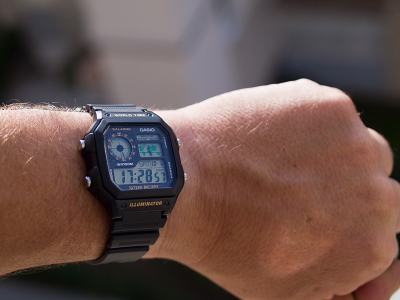 Orë për meshkuj Casio, e zezë