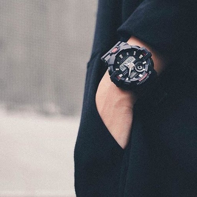 Orë dore Casio The G/G-SHOCK GA 700-1A