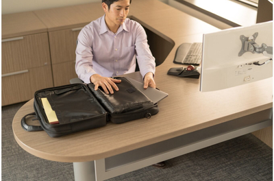 Çantë dore për laptop Kensington Contour 2.0, 15.6", e zezë