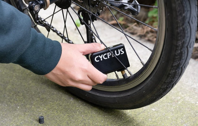 Електрична пумпа за велосипед CYCPLUS Tiny Pump, 100 PSI, полнечка батерија Type C, црна