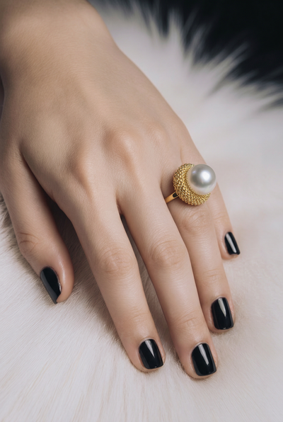 Set Elegant Gold me Perlë – Varëse, Vathë dhe Unazë