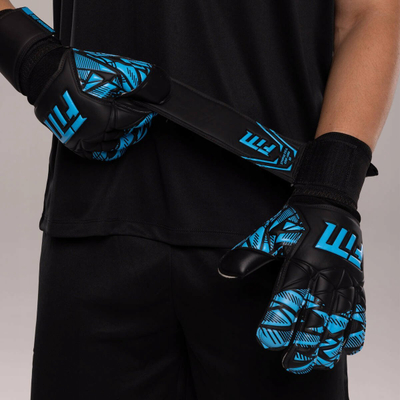 Doreza portjeri Football Masters FM Invictus X Blue, unisex, madhësia 8, të zeza me blu