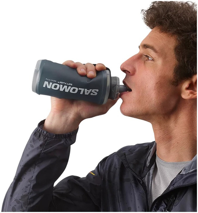 Shishe dore për vrapim Salomon Active Handheld Bottle, me rrip të rregullueshëm, e zezë