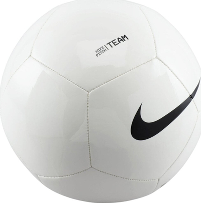 Top futbolli Nike Pitch Team FZ7553 100, i qepur me makinë, për bar natyral, i bardhë