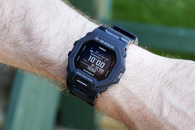 Orë dore për meshkuj Casio G-Shock G-Squad GBD-200-1ER, e zezë