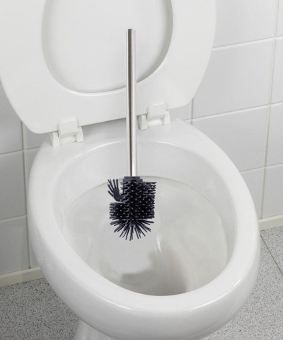 Furçë tualeti WENKO me silikon, me dorezë çelik inox, pastruese për cepa, ngjyrë argjend