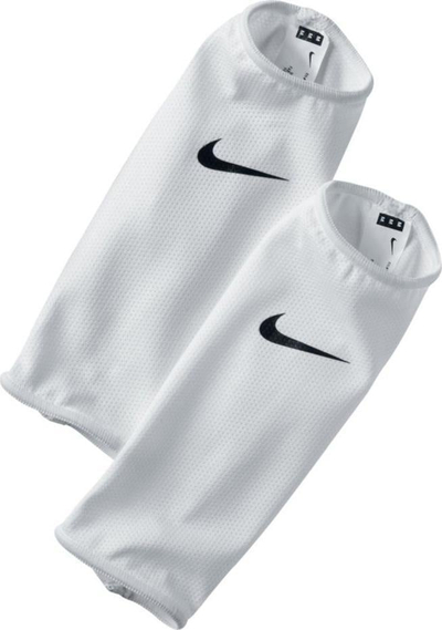 Mansheta për mbrojtëset e futbollit Nike Guard Lock SE0174-103, poliester, teknologji Dri FIT, të bardha