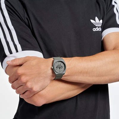 Orë dore për femra Adidas Project Two GRFX AOST23552, e hirtë