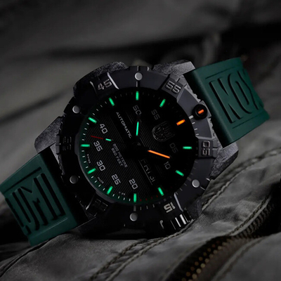 Orë dore për meshkuj Luminox Master Carbon SEAL Automatic XS.3877, e gjelbër