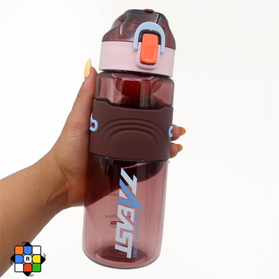 Shishe plastike 720ml , kafe , e bardhë dhe rozë . UNIMIKS