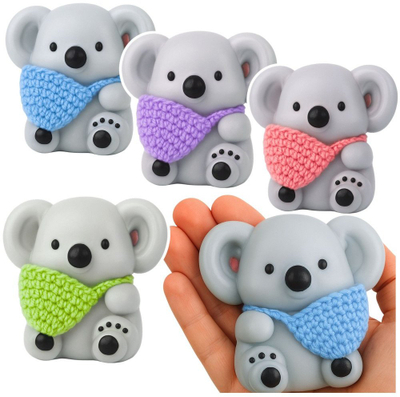 Lodër antistres Koala Squishy, 8,5 cm, me çantë leshi, me ngjyra nga më të ndryshmet