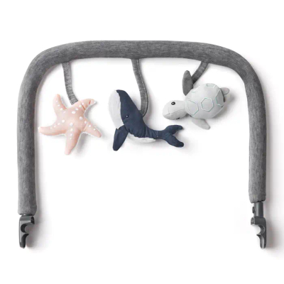 Hark lodrash për bebe Ergobaby Evolve Ocean Wonders, me lodra pelushi, për karrige Evolve, gri charcoal