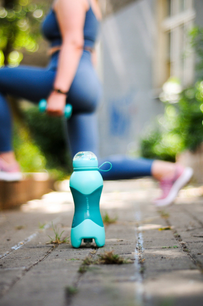 Shishe sportive AquaSpray Silicone Bottle, 600 ml, me spruc, ngjyrë turquoise