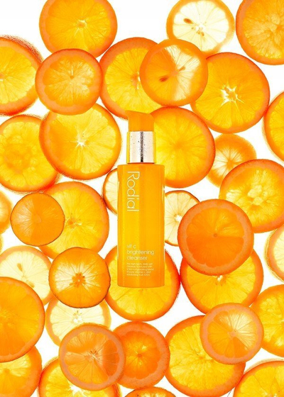 Ppreparat за чистење лице Rodial Vitamin C Brightening Cleanser, 135ml, со витамин C, за посјајна кожа