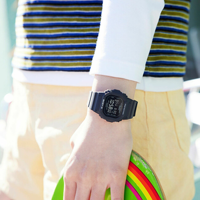 Orë digjitale për femra Casio Baby-G, e bardhë