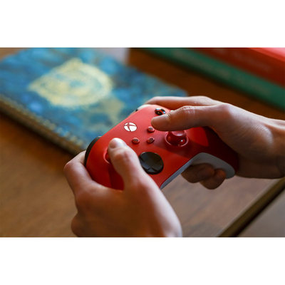 Joystick lojërash Microsoft Xbox Wireless Controller Pulse Red, me valë, i kuq