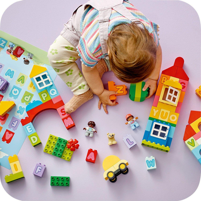 Set lodrash LEGO DUPLO Classic Alphabet Town 10935, edukim, shumëngjyrësh
