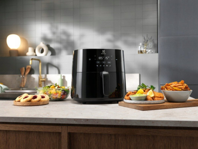 Fritezë me ajër Electrolux Series 700 EAF5B, 1.4kg, 1700W, e zezë