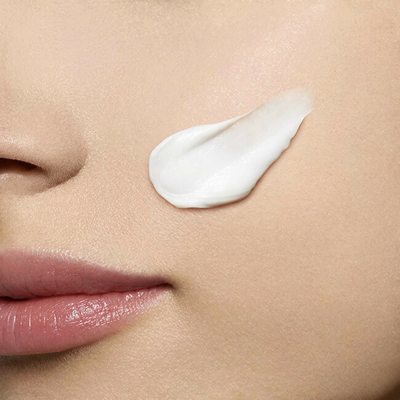 Krem për fytyrë Clarins Hydra Essentiel (Moisturizes and Quenches Rich Cream), 50 ml