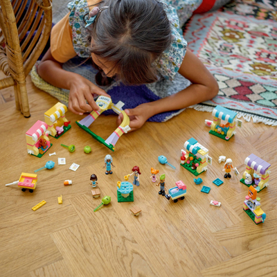 Set lodër LEGO Friends Pet Adoption Day 42615, ndërtim për qejf, për kalamaj 6+