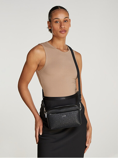 Çantë krahu për femra Calvin Klein mCK5009, e zezë