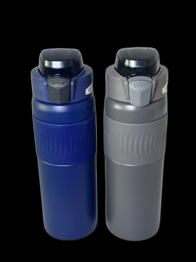 Shishe per lengje 600ml , blu , hiri ,e zezë dhe jeshile . UNIMIKS