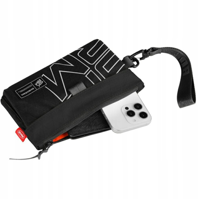 Çantë crossbody Skinarma Jager, me rrip qafe, e zezë
