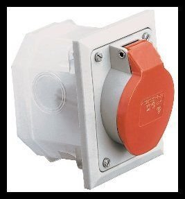 Prizë industriale Polam Nakło 2642-420, 32A 3P+N+PE, IP44, e kuqe
