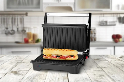 Toster për sanduiçe ECG S 2070 Panini, 1200W, sipërfaqe mos-ngjitëse, i zi me argjend