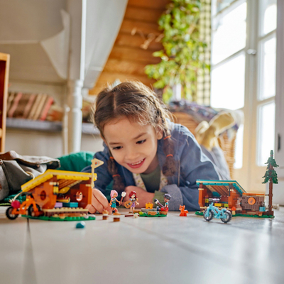 Set ndërtimi LEGO Friends 42624 Adventure Camp Cozy Cabins, kamping, 7+, shumëngjyrësh