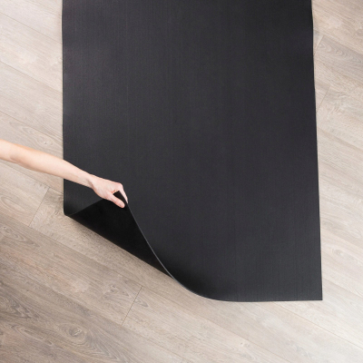 Tapet mbrojtës NordicTrack Protective Mat, për pajisje fitnesi, antirrëshqitës, i zi