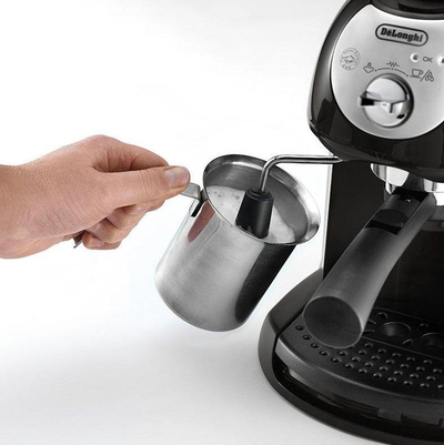 Aparat për espreso DeLonghi EC 221.B, i zi