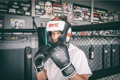 Doreza boksi BRUTE R L/XL, për stërvitje, me Velcro, të zeza