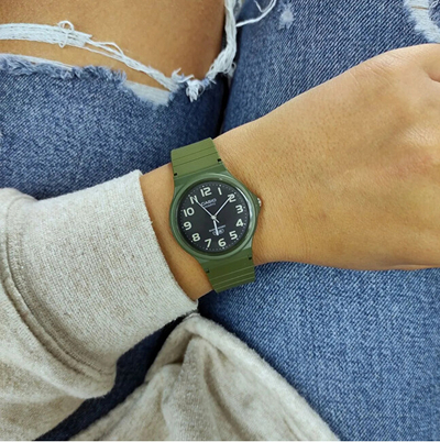 Orë për meshkuj Casio, e gjelbërt