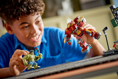 Lodër ndërtimi LEGO Marvel Hulkbuster vs Hulk 76343, 413 pjesë, mbi 9 vjeç, shumëngjyrëshe