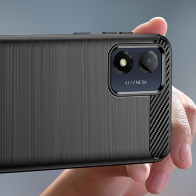 Mbrojtëse telefoni Motorola Moto E13 Carbon, gome TPU e butë, që s’i hyn gjë nga goditjet, e zezë