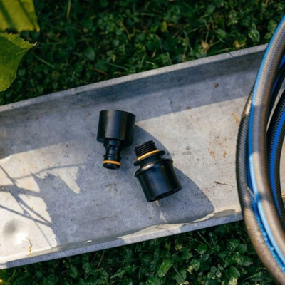 Set adapter ujitje Fiskars Comfort Precision, për spërkatësa stacionarë, plastik, portokalli