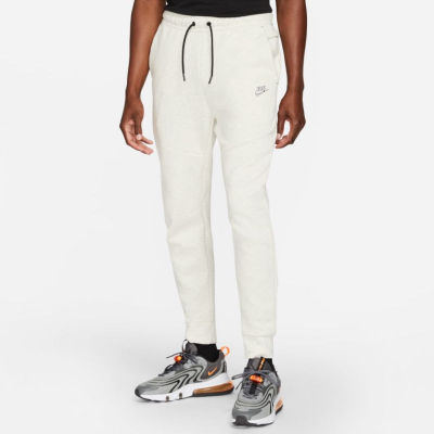 Pantallona Nike Sportswear Tech Fleece DD4706 100 për burra, bezhë