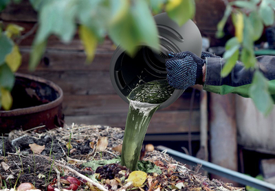 Enë për prodhimin e plehut Prosperplast Combioliq, 55 L, me rubinet, e zezë